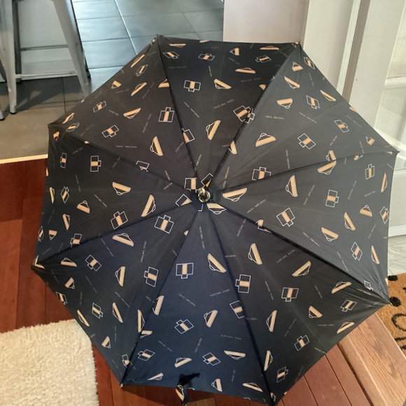 Fendi Parfumes Gold & Black Vintage Large Umbrella  🖤🖤🖤🖤🖤 - Picture 1 of 14